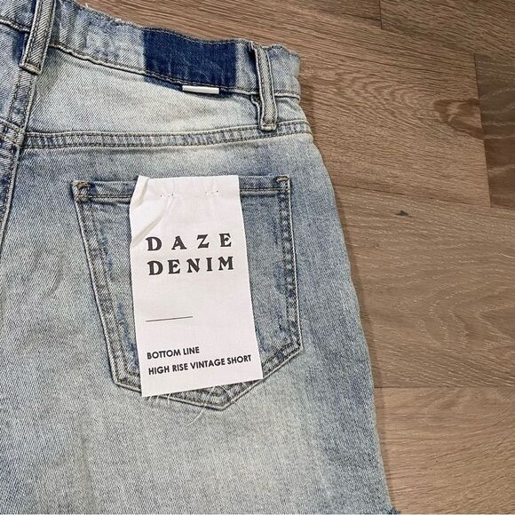 DAZE Bottom Line High Rise Vintage Shorts Distressed Fade 26 - Picture 8 of 10